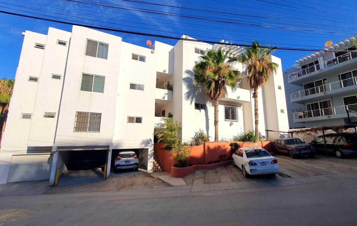 Los Cabos El Descanso EL DESCANSO PHASE I | HIGH-UTILITY 2BR/2BA IN THE HEART OF CABO:Experience true interior volume and a strategic downtown location in this established community. This property prioritizes real living space, storage, and long-term functionality.GENEROUS LAYOUT: A spacious 2-bedroom, 2-bathroom floor plan designed for comfort and flow.STORAGE WIN: Features a full-sized laundry room (not a closet) that offers enough space for a high-capacity walk-in pantry or internal storage unit.DUAL ACCESS: Front and rear keyed entrances provide a level of operational flexibility and convenience rarely seen in central Cabo.LOCATION & LIFESTYLE:Located in the heart of town. Walk to the Marina, Shops and Restaurants in mns.OCEAN – 2Ba's, EL DESCANSO 2BdRm, Cabo San Lucas, Cabo San Lucas, BS