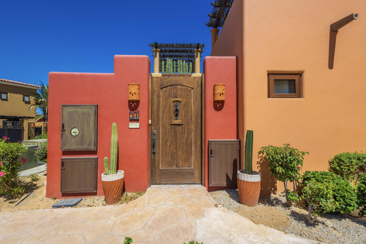Los Cabos Pueblo Campestre This beautifully upgraded three-level Pueblo-style home in prestigious Club Campestre delivers panoramic – 31 Pueblo Campestre, San Jose del Cabo, BS