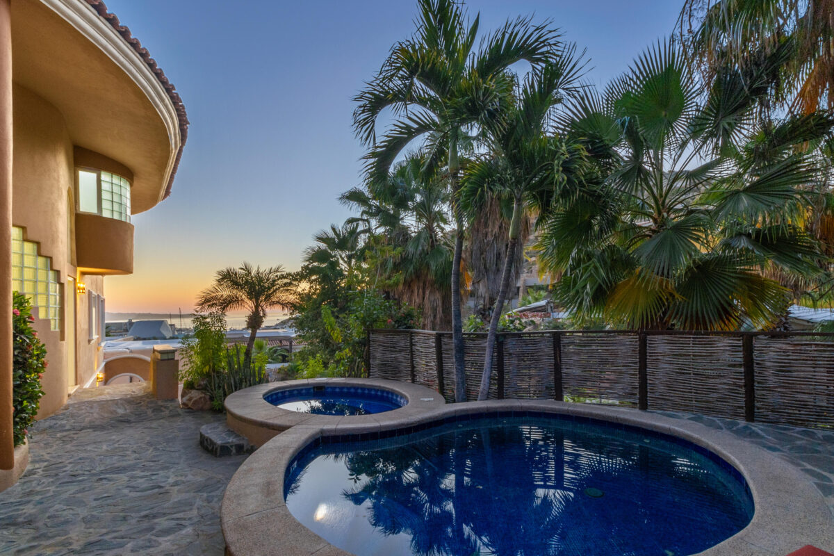 Los Cabos Pedregal Csl Welcome to your cozy piece of paradise in the heart of Pedregal! This lovely 4-bedroom, 3-bathroom home is full of classic Mexican charm. Beautifully maintained, the house has a warm, cheerful energy that makes you feel right at home the moment you walk through the door.Enjoy relaxing afternoons and stunning Marina – 630 Camino del Cerro, Cabo San Lucas, BS