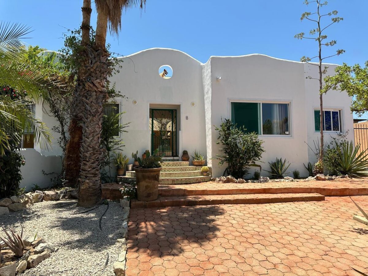 Los Cabos El Tule-Inland:General Welcome to Casa Huerta Cornucopia, a warm and character-filled Mexican hacienda nestled in the peaceful Lomas del Tule neighborhood. Set on a spacious 1,230.78 m² lot, this 3-bedroom, 3.5-bathroom home offers the charm of traditional architecture, ocean – 8 Santa Anita, Lomas del Tule, San Jose Corridor, BS