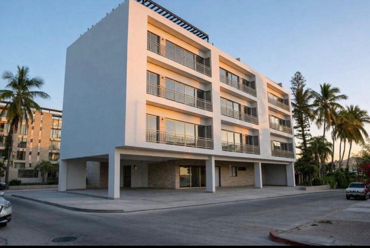Los Cabos Centro Best Suites, comfort in the heart of San Lucas. Prime location just a 6-minute walk distance to Marina San Lucas. A complex with only 17 units offering an exceptional opportunity for investment and short or long-term rentals. Modern design. Infinity pool and roof garden with Marina – BEST SUITES CONDO, Cabo San Lucas, Cabo San Lucas, BS