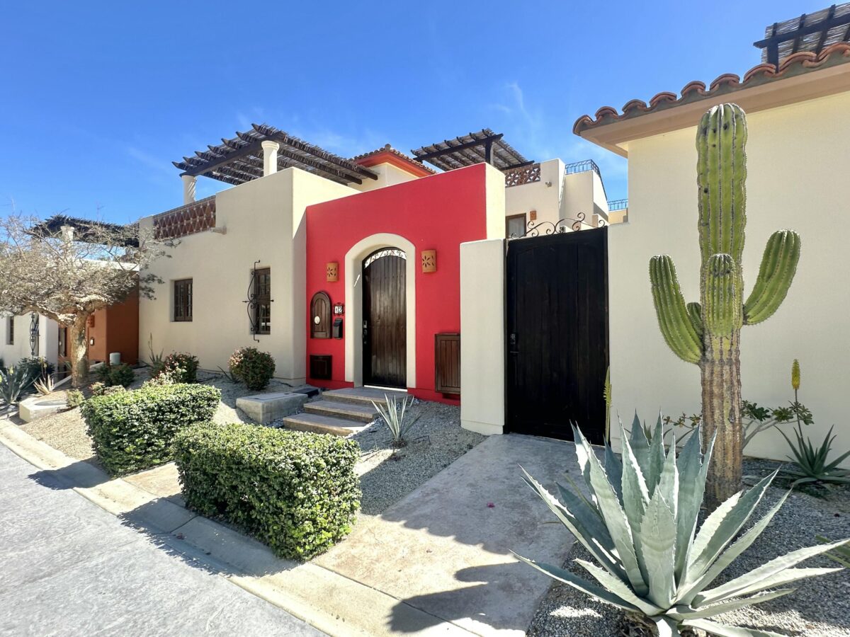 Los Cabos Rancho Par-El Cielito Hot sale! Priced to sell Modern Tuscan Townhome in El CielitoLocated atop Rancho Paraíso, this beautiful 3 bedroom, 3 bathroom corner unit offers privacy, and tranquility. Enjoy stunning ocean – Club Campestre Golf Course, San Jose del Cabo, BS
