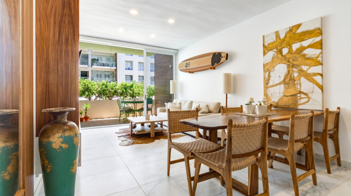 Los Cabos Marea Los Cabos It is hard not to love this perfect combination of style and location in this beautifully furnished 2-bedroom, 2-bathroom condo situated in the heart of Cabo San Lucas. Designed for modern living, this residence offers an open-concept layout, quality finishes, and abundant natural light throughout. The best feature of this unit is the oversized patio located on the pool deck. Residents enjoy peace of mind along with access to features designed for relaxation and convenience. Whether as a full-time residence, vacation getaway, or rental property, this condo offers versatility and strong appeal. Step outside and you're just moments away from Cabo's vibrant restaurants, lively bars, boutique shops, supermarkets, the Marina and walking distance to the most popular Beach in Los Cabos El Medano – Del Pescador, Cabo San Lucas, BS