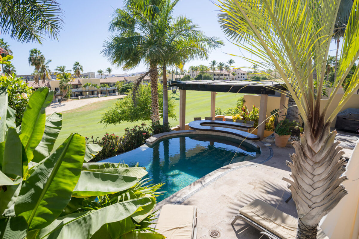 Los Cabos Pedregal Csl Discover Casa Rosa in the exclusive Pedregal of Cabo San Lucas! This cozy home has a proven rental history, ideal for investors or as a second home with high return potential. Its smart layout creates a warm, functional space to enjoy with family or friends. Includes a private room with full bath, perfect for guests or rental income. Located in a gated community with 24/7 security, tennis courts, spa, private beach access, and close to the marina, restaurants, and Cabo's vibrant nightlife. Features a beautiful private pool to enjoy the Los Cabos weather. Casa Rosa blends location, comfort, and profitability. – P.º Finisterra, San Jose del Cabo, BS
