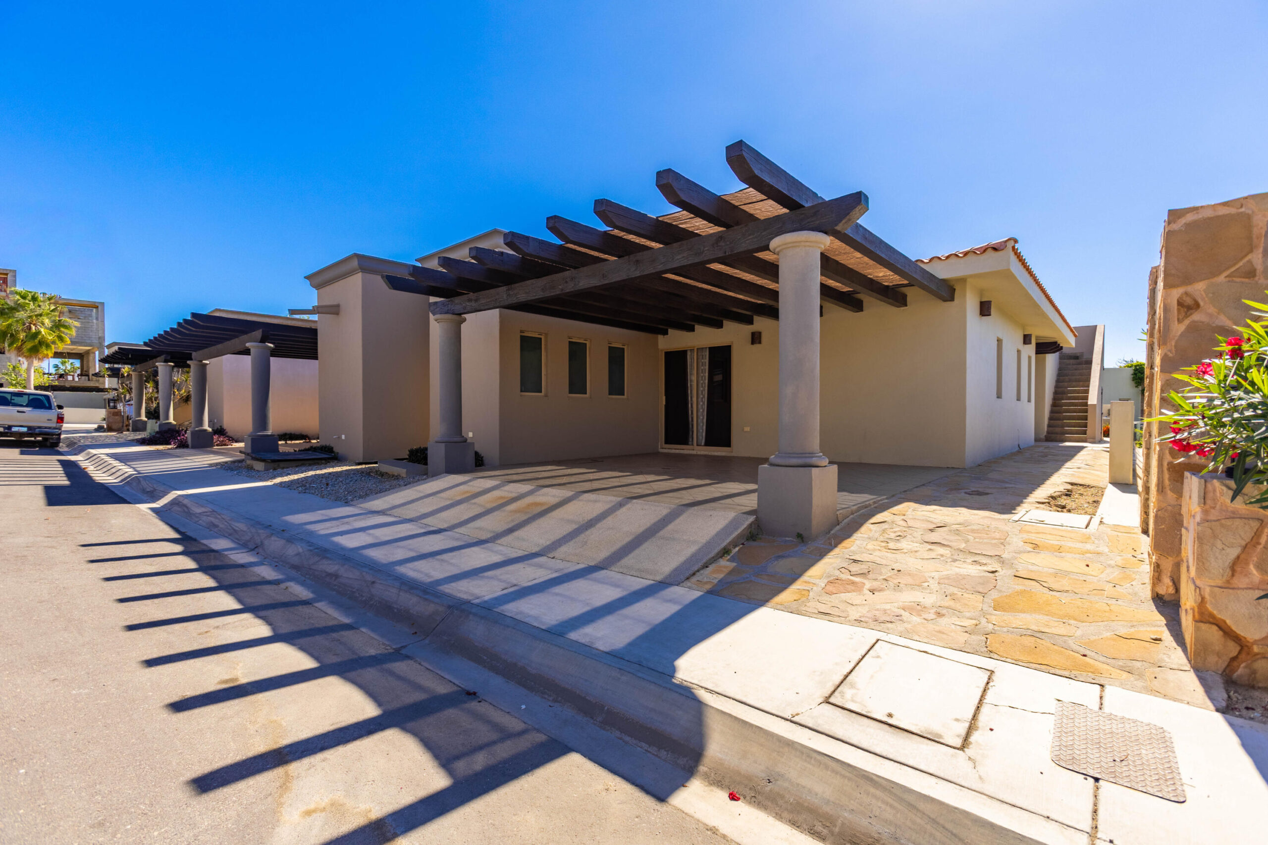 Single Level Corner Home, Cabo Corridor, BS