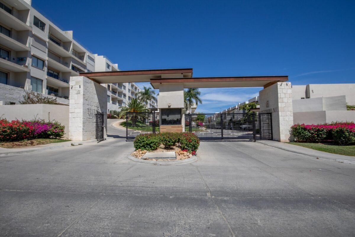 Los Cabos Cabo Del Mar Ecopark This Cabo del Sol Model (largest) situated in Cabo del Mar showcases a variety of premium upgrades. Featuring high-end stainless steel appliances, new flooring, enclosed garage and stylish Mexican contemporary accents, this home also includes a maid's quarters for added convenience. Its proximity to shopping and downtown Cabo makes it an ideal choice for those seeking a sophisticated lifestyle. Perfect for rooftop gatherings, the residence is just a stone's throw away from the community pool. For more information or to schedule a – Vista Vela Phase 1, Cabo Corridor, BS