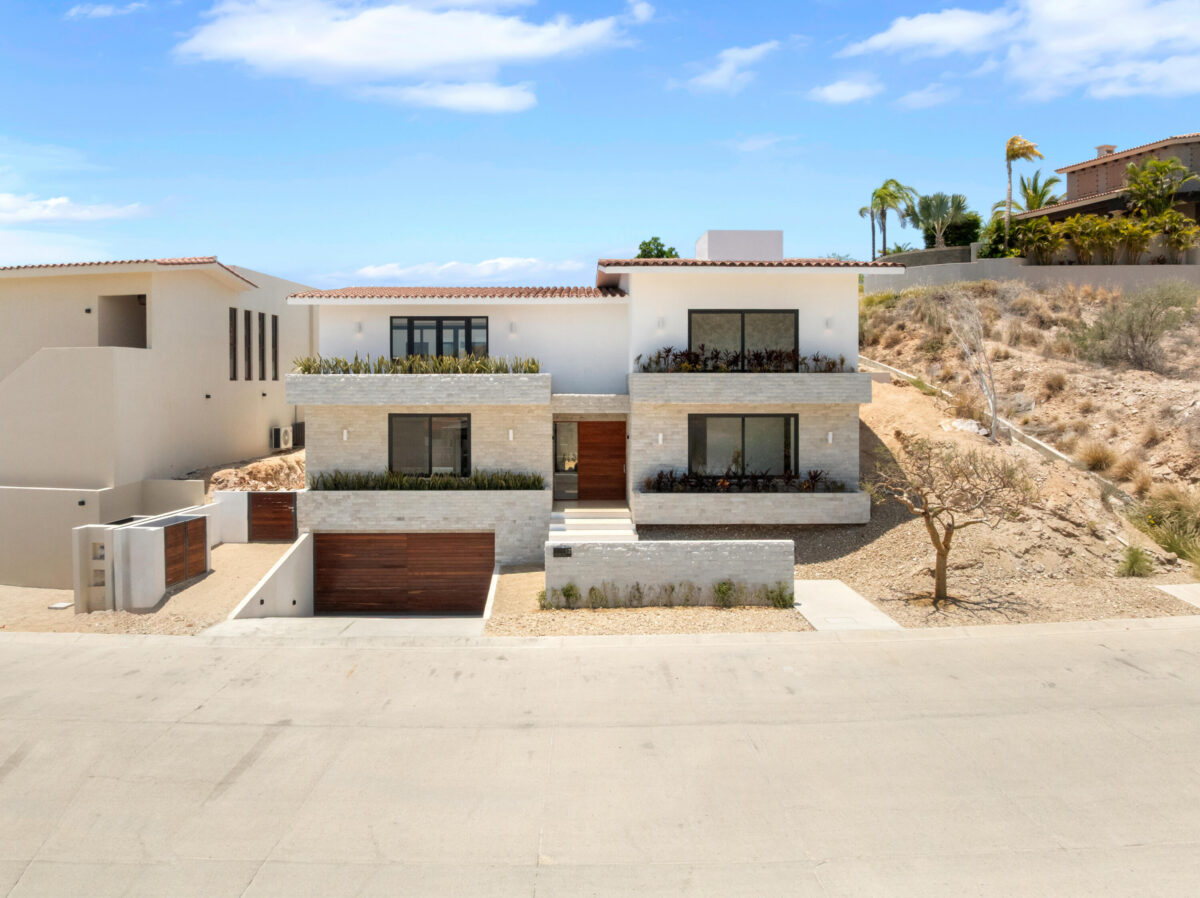 Los Cabos La Cima This is one of the most iconic residences set to define Club Campestre San José in 2026—a truly unrepeatable opportunity that simply has it all. Boasting over 700 m² of total construction and the finest ocean – 12 Los Valles, San Jose del Cabo, BS