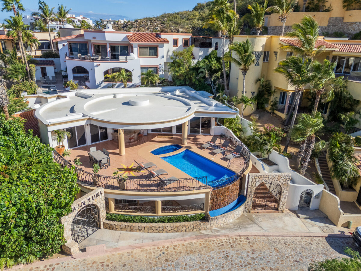 Los Cabos Pedregal Csl Welcome to Casa Sol y Luna, a private hillside retreat in the prestigious gated community of Pedregal. Set on an expansive 898 m² lot, this beautifully furnished residence offers 4 bedrooms, 4.5 bathrooms, and over 596 m² of total living and outdoor space designed to embrace Cabo's indoor-outdoor lifestyle. Enjoy generous terraces, a sparkling pool, and inviting areas for entertaining, relaxing, and taking in the peaceful surroundings. The thoughtful floor plan combines comfort, privacy, and functionality, making it ideal as a full-time residence, vacation home, or investment property. Just minutes from the Marina, downtown Cabo San Lucas, restaurants, and beaches, Casa Sol y Luna delivers the perfect balance of tranquility and convenience in one of Los Cabos' most iconic communities. – 25 CAMINO DEL PACIFICO BAJO, Cabo San Lucas, BS