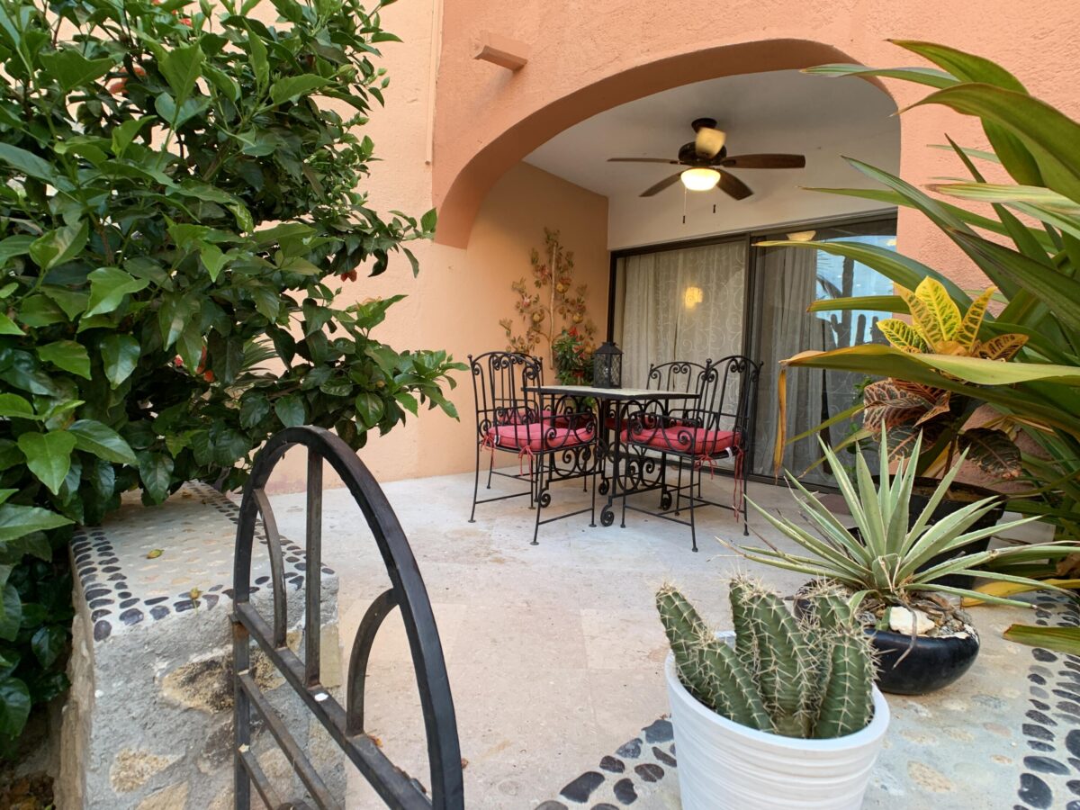 Los Cabos Hideaways Spacious 4-bedroom residence at one of San José del Cabo's highest points, featuring panoramic ocean, city and mountain – Cabo Bello, Cabo Corridor, BS