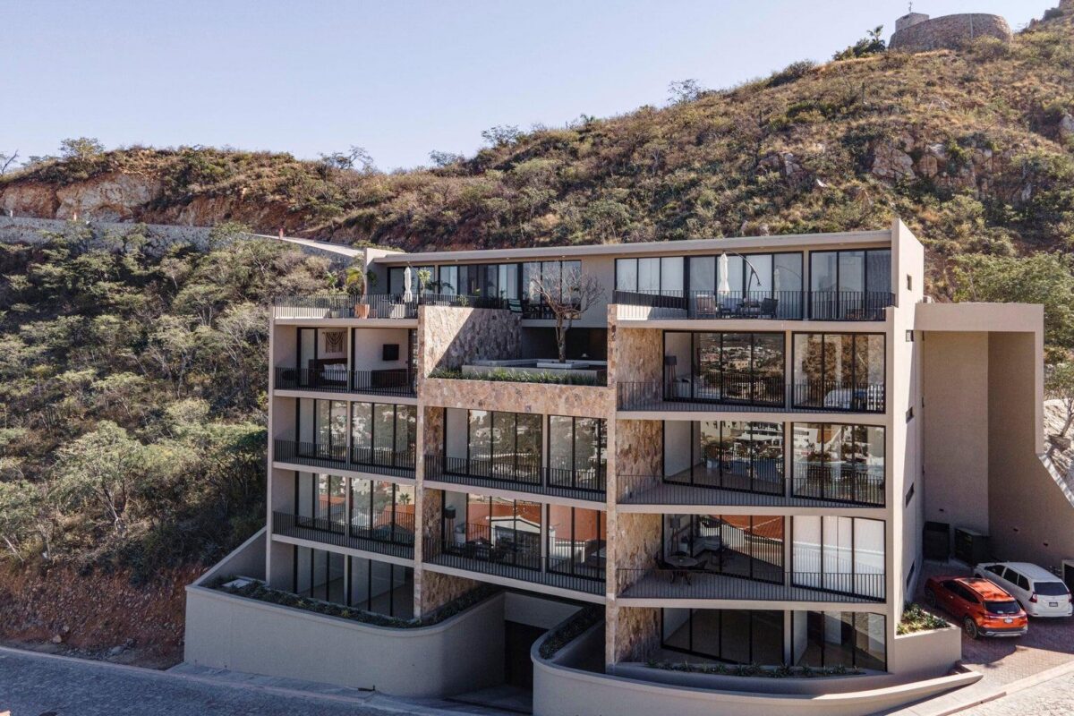 Los Cabos Cabo Costa POOL INCLUDED! This stunning 2-bedroom condo with huge deck is located on the first level in the Balandra Tower of Cabo Costa . Cabo Costa is the newest community that blends its arquitectural designs with nature. This unit has been meticulously designed and comprises two end-suite bedrooms. The property interior is designed in neutral tones to create a modern, welcoming and luxurious home yet retaining its original features. Amenities such as a Club House, Infinity pool, Gym, sundeck, Kids area, Jacuzzi, Wetbar, Snackbar & Massage area. – Camino Bonito, Cabo San Lucas, BS