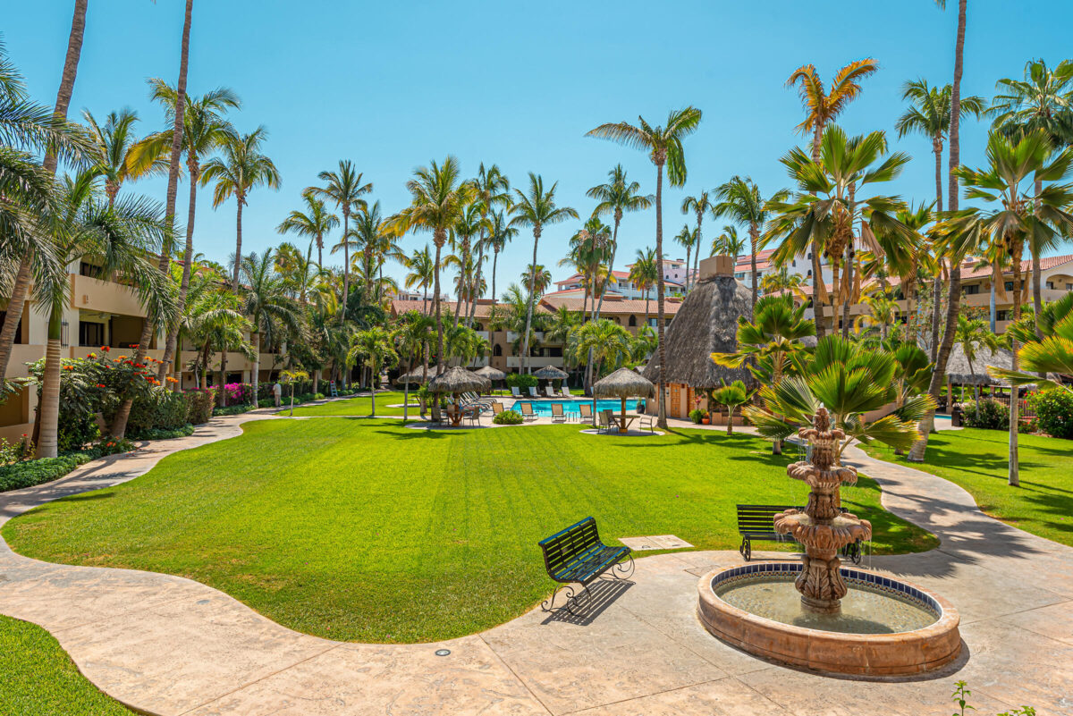 Los Cabos Vista Mare Condo for sale at Vista Mare, Cabo San Lucas, located on the fourth floor within a private residential community in the Sunset area. Its strategic location offers a peaceful setting just minutes from downtown, the Marina, restaurants, cafés, supermarkets, shopping, services, and entertainment. The unit offers 111.15 m² total, including 97.65 m² of air-conditioned interior space and a 13.5 m² private terrace. It features 2 bedrooms, 2 full bathrooms, an open living and dining area, equipped kitchen, A/C, and 1 underground parking space. Amenities include 2 pools, gym, jacuzzi, firepit, and social areas. Ready for delivery. Price: – Camino del Parque, Cabo San Lucas, BS