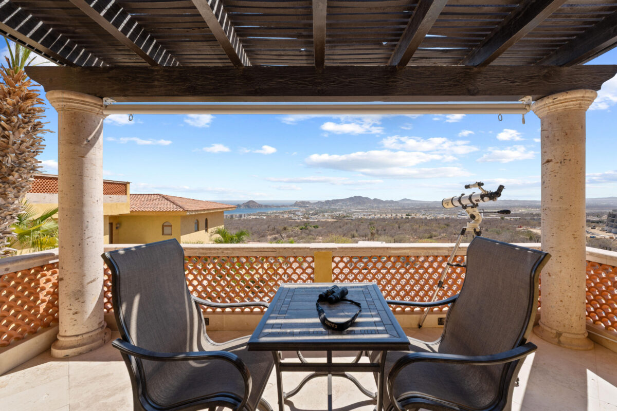 Los Cabos Rancho Par-El Cielito This stunning 3-bedroom two-level villa is located in El Cielito, a boutique enclave within the gated community of Rancho Paraiso Estates, offering the perfect blend of privacy, elegance, and Cabo's relaxed lifestyle. With ocean and city – Torre Catalina, Cabo Corridor, Cabo Corridor, BS