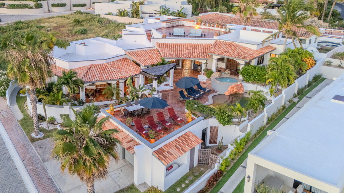 Los Cabos Santa Carmela BRING ALL OFFERS!! Owner ready to sell! Welcome to this extraordinary home located in the prestigious Santa Carmela community, nestled in the beautiful Cabo San Lucas Corridor. This remarkable property, in perfect maintenance condition and ready to move in, offers an unparalleled living experience with its stunning features and breathtaking ocean – 18 Santa Carmela, Cabo Corridor, BS