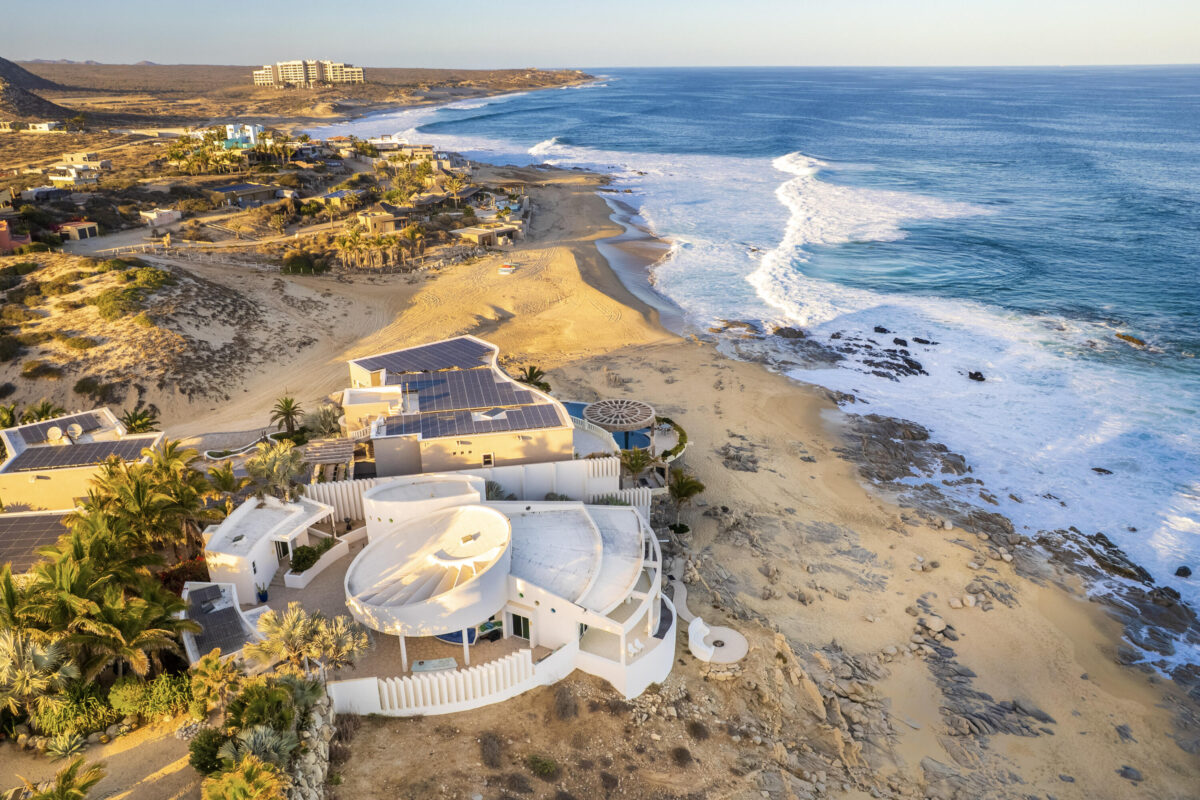 Los Cabos Santa Carmela Luxury turnkey estate located in the prestigious gated community of Santa Carmela. Beautiful protected ocean – Lot #13 Rtno. Sta Clara, Cabo Corridor, BS